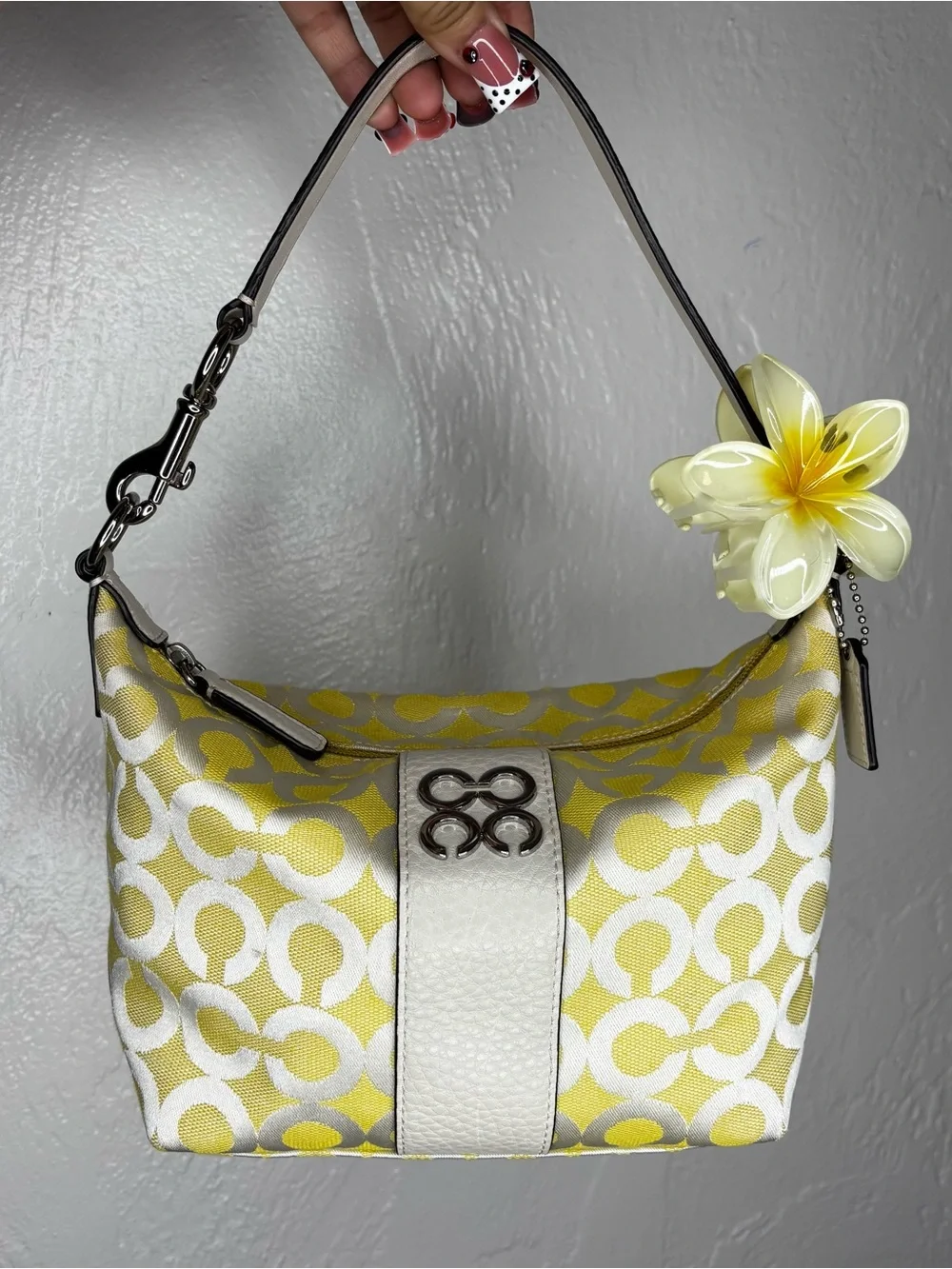 RAREEE Coach Julia Outline Op Art small shoulder bag  💛🤍